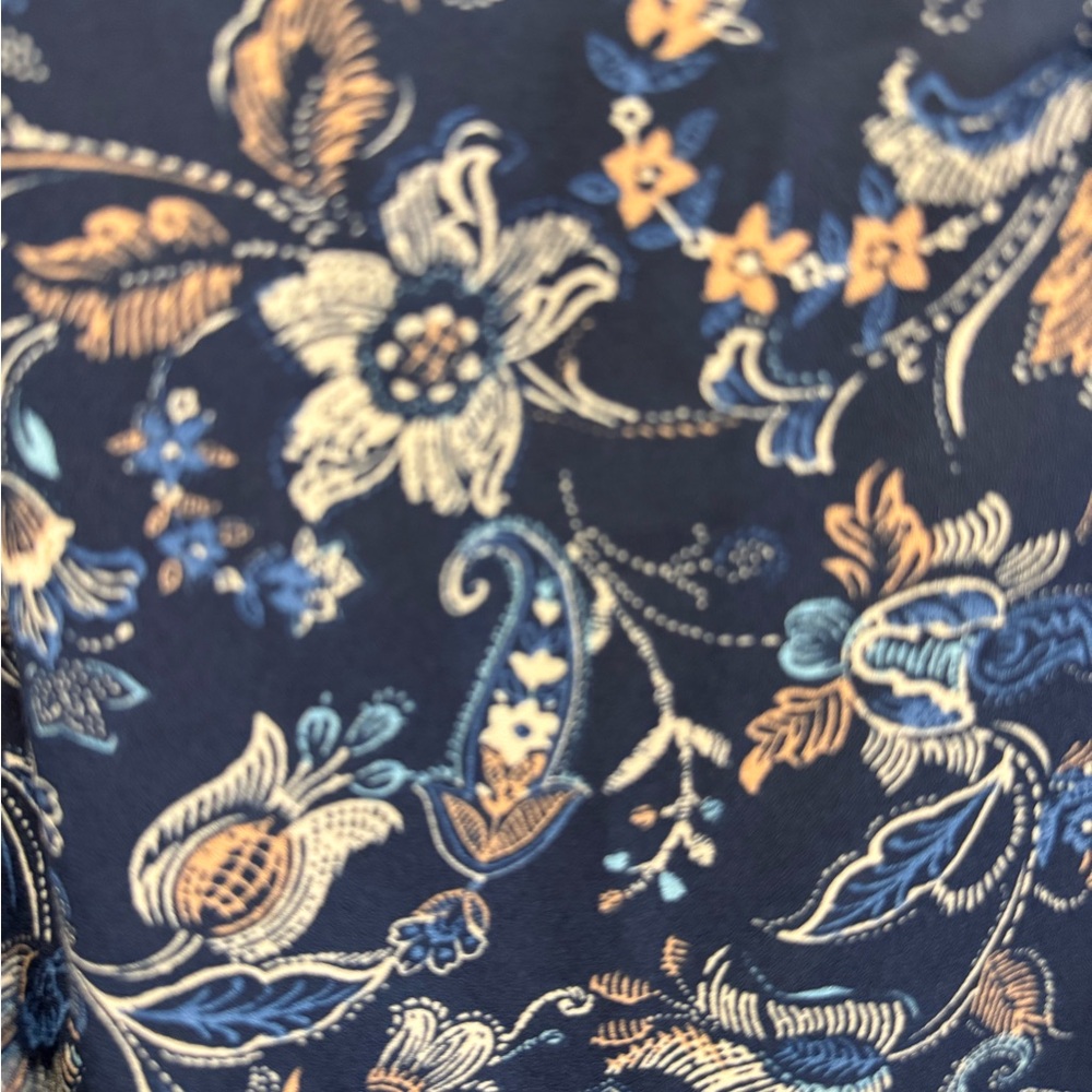 Papermoon Navy Floral Keyhole Top with 3/4 Sleeves - Picture 2 of 4